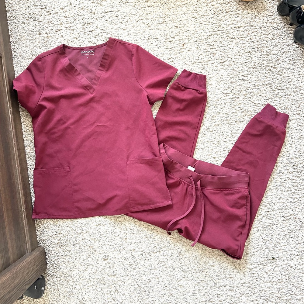 Mandala burgundy red scrub set